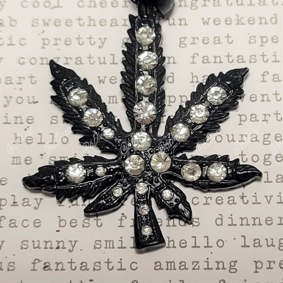 Weed Pendant or Maple Leaf Pendant Charm Necklace - Picture 5 of 7